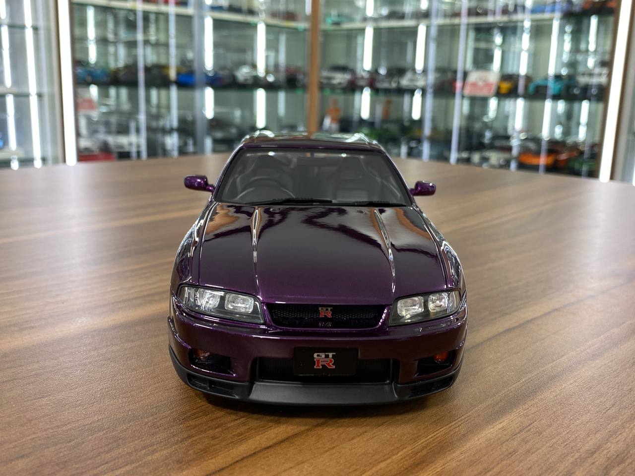 1/18 Resin OttO Mobile Nissan Skyline GT-R R33 V-Spec Purple – Limited 2000pcs