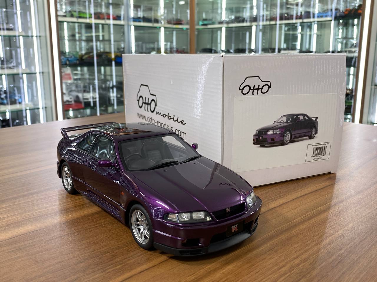 1/18 Resin OttO Mobile Nissan Skyline GT-R R33 V-Spec Purple – Limited 2000pcs