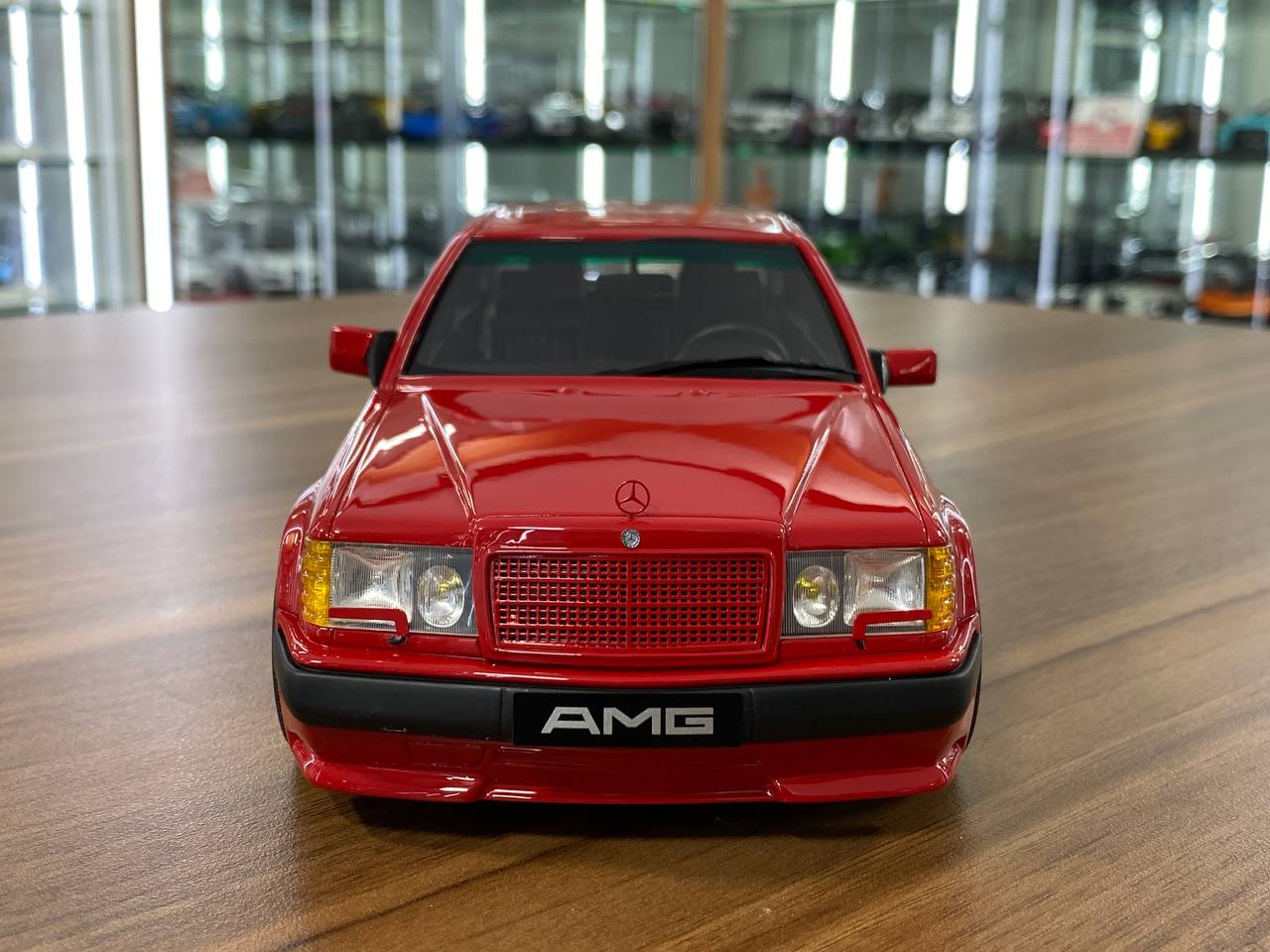 1/18 Resin OttO Mobile Mercedes-Benz 300E 6.0 AMG Red – Limited 999pcs