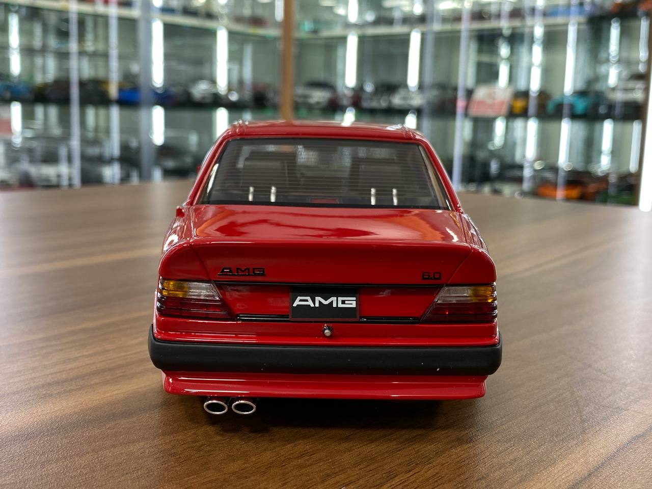 1/18 Resin OttO Mobile Mercedes-Benz 300E 6.0 AMG Red – Limited 999pcs