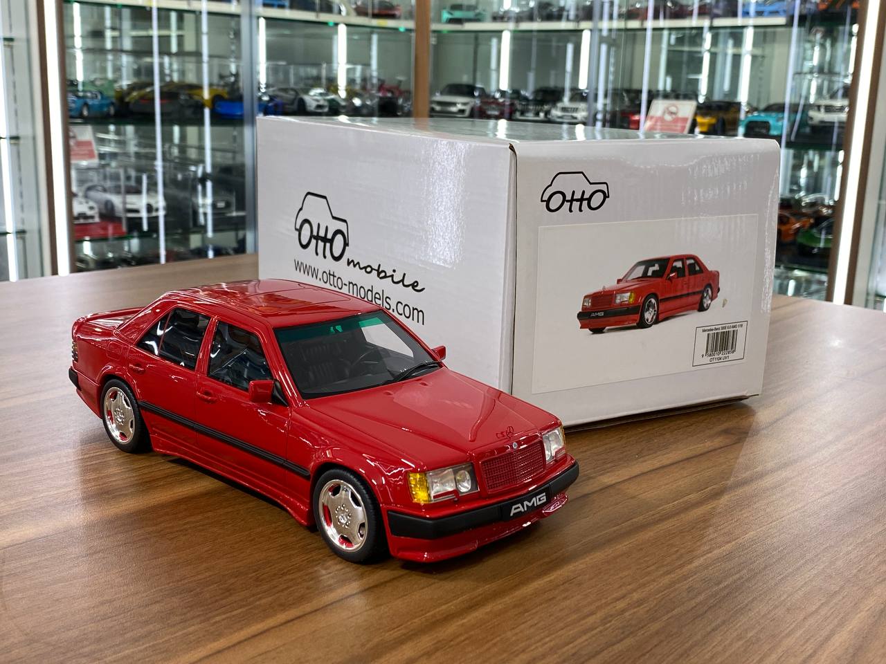 1/18 Resin OttO Mobile Mercedes-Benz 300E 6.0 AMG Red – Limited 999pcs