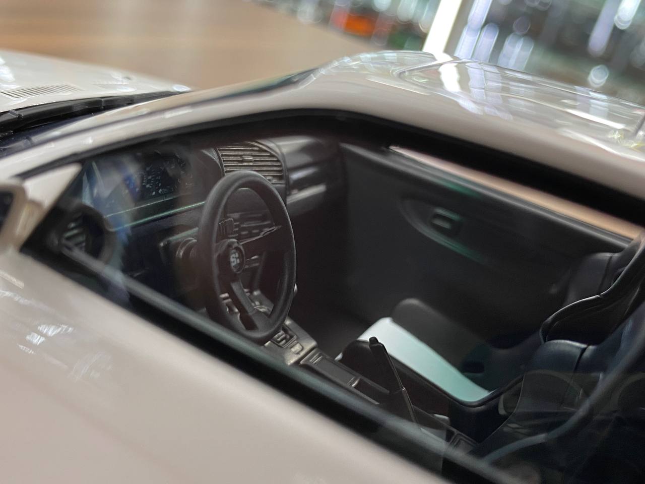 1/18 Resin OttO Mobile BMW E36 Khyzyl Saleem White – Limited 3000pcs