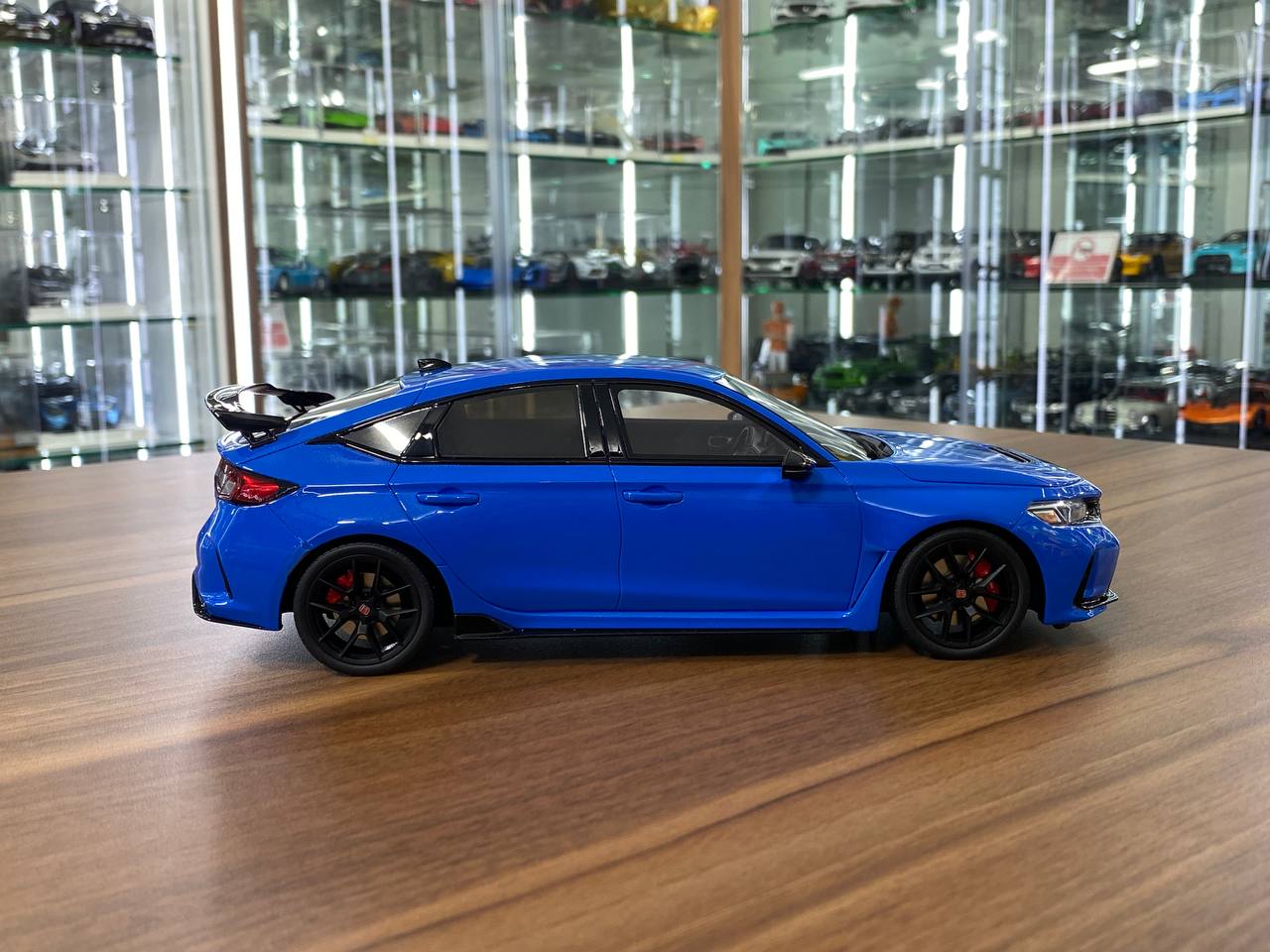 1/18 Resin Honda Civic Type R by OttO Mobile in Blue – Limited 999pcs