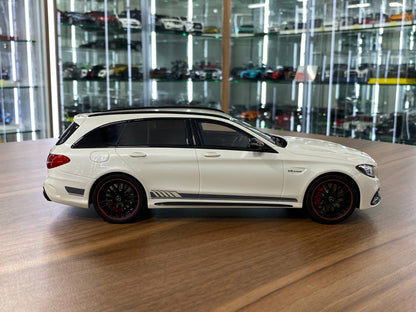 1:18 Resin GT Spirit Mercedes-Benz AMG C63s (S205) T-Modell 2015 – White (Limited to 1000 pcs)