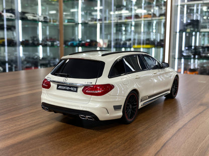 1:18 Resin GT Spirit Mercedes-Benz AMG C63s (S205) T-Modell 2015 – White (Limited to 1000 pcs)
