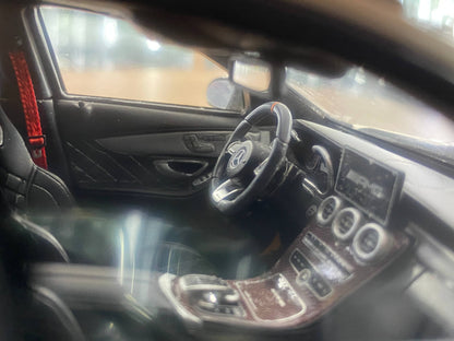 1:18 Resin GT Spirit Mercedes-Benz AMG C63s (S205) T-Modell 2015 – White (Limited to 1000 pcs)