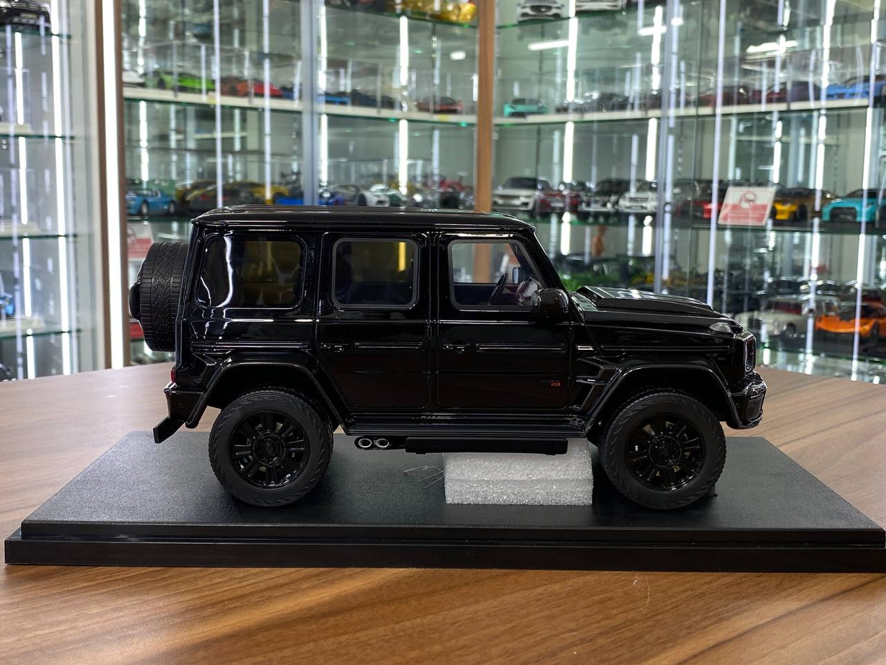 1/18 Resin Mercedes Benz BRABUS 800 4x4 Super Black – Limited 999pcs