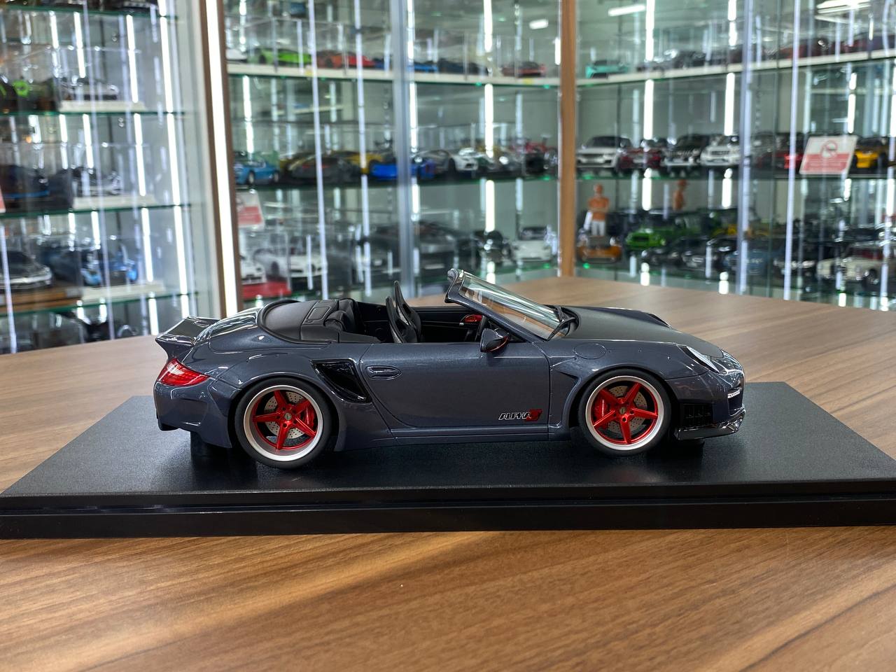 1/18 Resin Porsche 911 (997) Convertible LB-Works LBWK SEMA Show 2016 GT Spirit Grey – Limited 999pcs