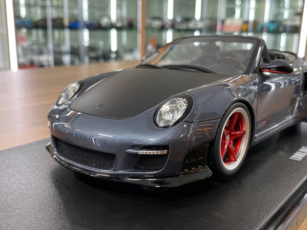 1/18 Resin Porsche 911 (997) Convertible LB-Works LBWK SEMA Show 2016 GT Spirit Grey – Limited 999pcs
