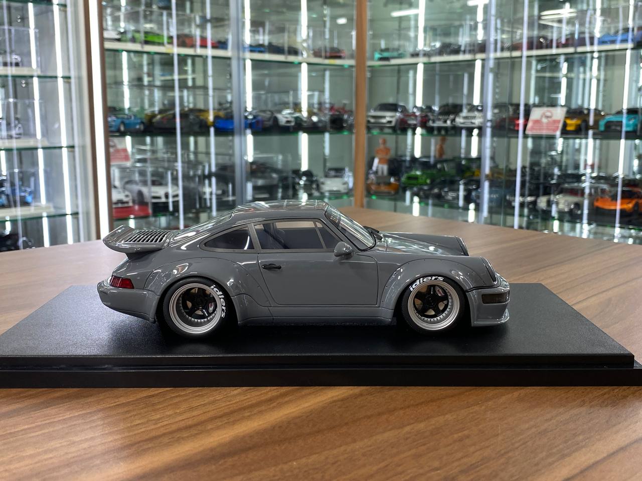 1/18 Resin Porsche 911 (964) RWB Jonsibal 2015 GT Spirit Grey – Limited Edition