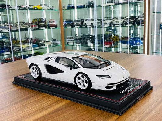 1/18 Resin Model - MR Collection Lamborghini Countach LPi 800-4 in White
