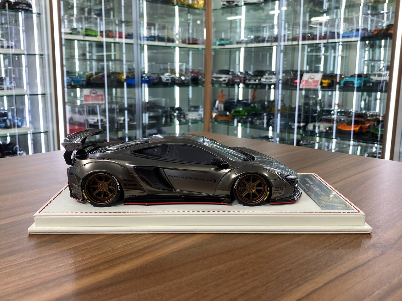 1/18 Resin McLaren 650S Dark Chrome Titanium – Davis & Giovanni Limited 10