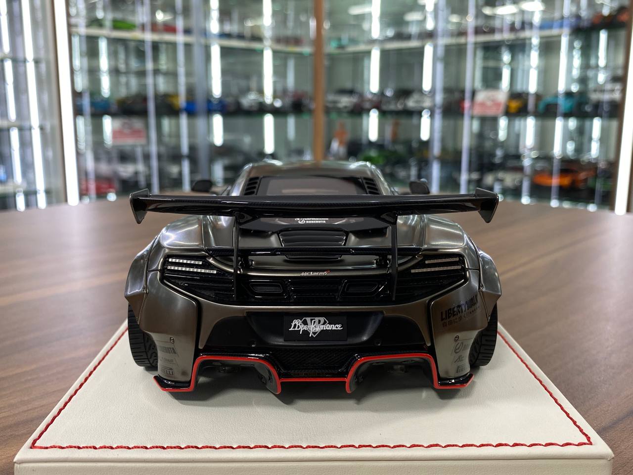 1/18 Resin McLaren 650S Dark Chrome Titanium – Davis & Giovanni Limited 10