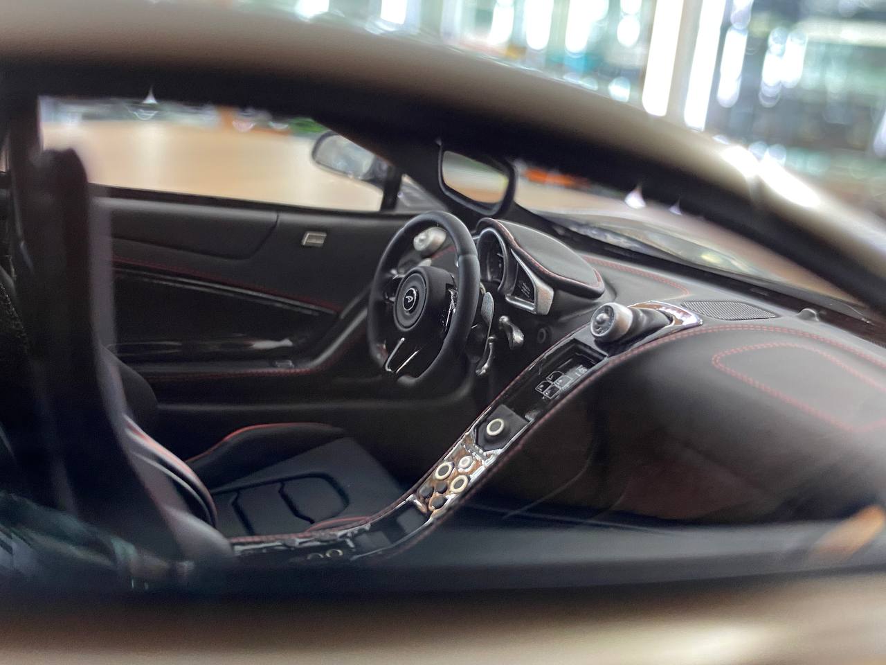 1/18 Resin McLaren 650S Dark Chrome Titanium – Davis & Giovanni Limited 10