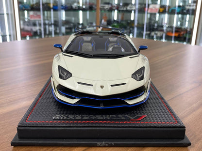 1/18 Resin Lamborghini Aventador SVJ Roadster Xago Edition Bianco Asopo – MR Collection Limited 99
