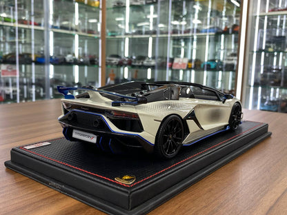 1/18 Resin Lamborghini Aventador SVJ Roadster Xago Edition Bianco Asopo – MR Collection Limited 99