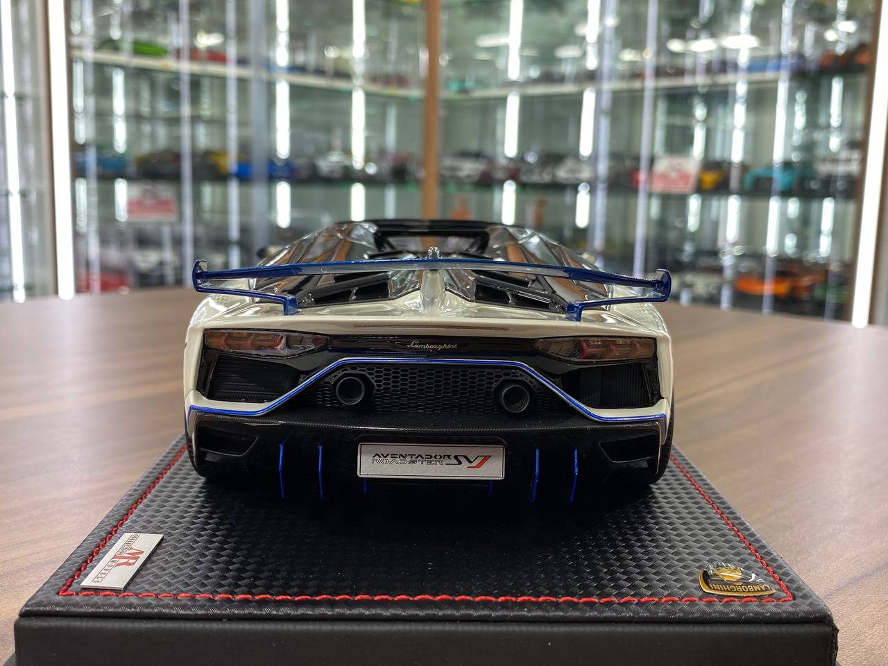 1/18 Resin Lamborghini Aventador SVJ Roadster Xago Edition Bianco Asopo – MR Collection Limited 99