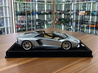 1/18 Resin Lamborghini Aventador Roadster Ice Blue – MR Collection Limited 249