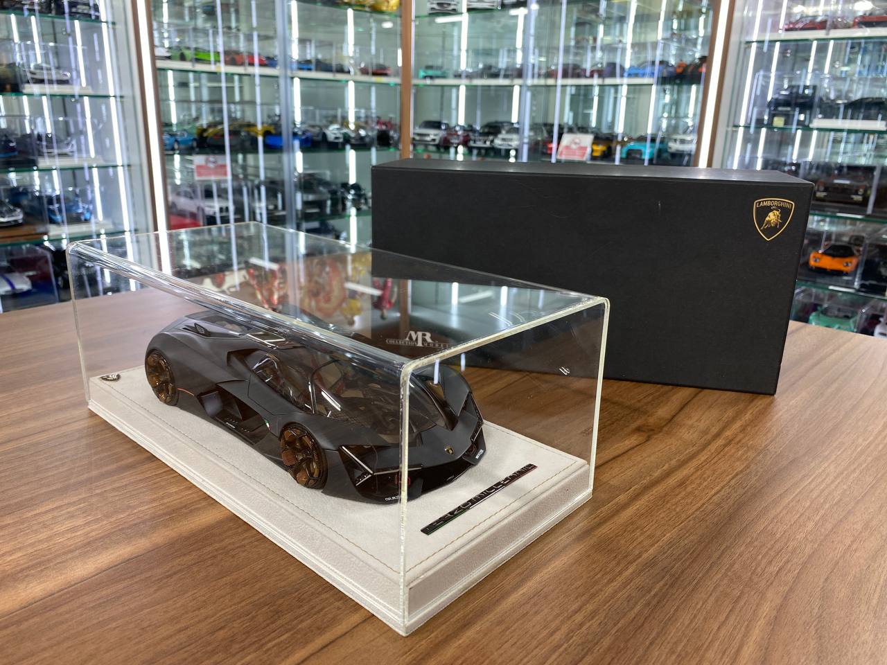 1/18 Resin Lamborghini Terzo Millennio Matt Grey – MR Collection Limited Edition