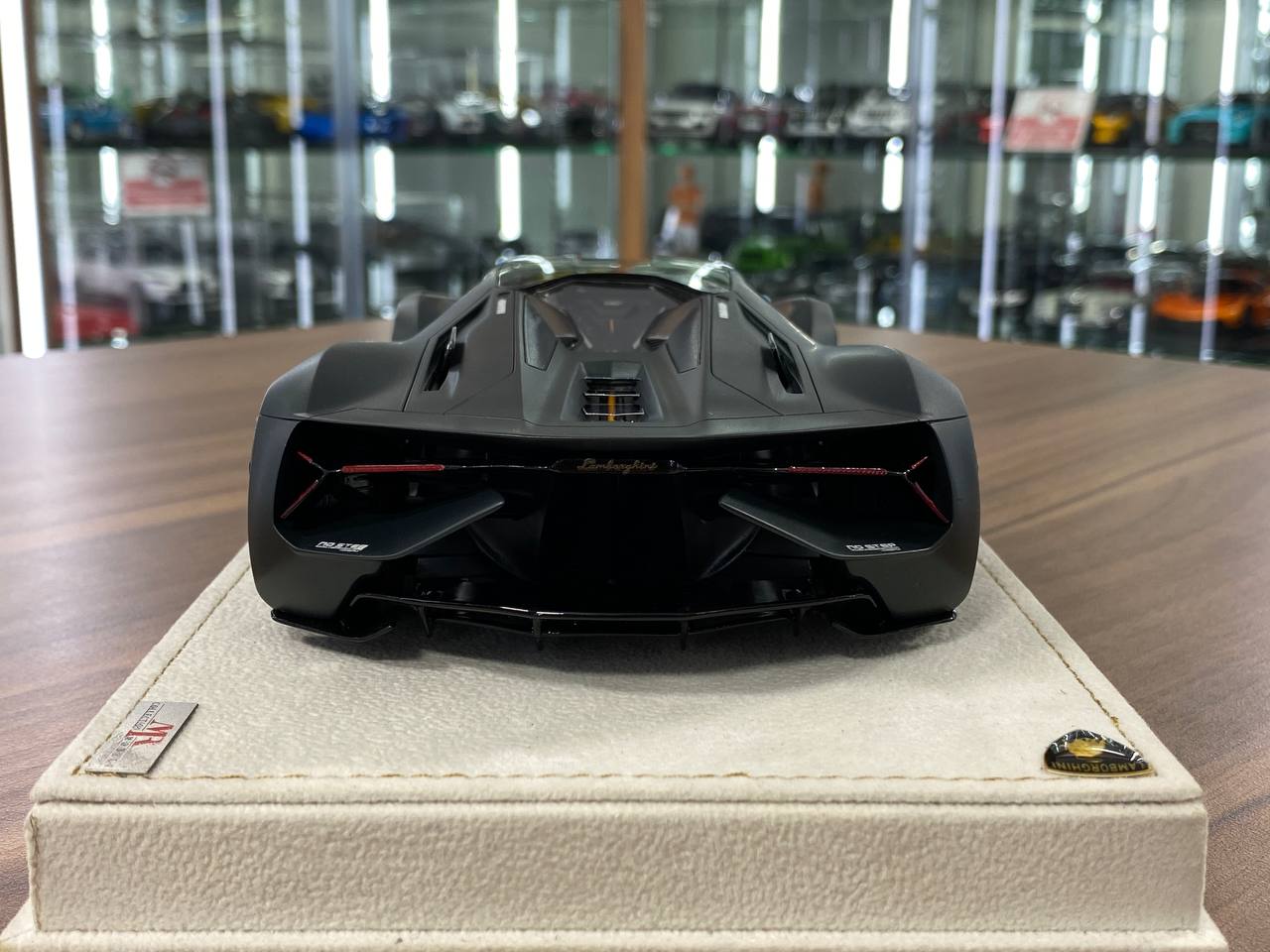 1/18 Resin Lamborghini Terzo Millennio Matt Grey – MR Collection Limited Edition