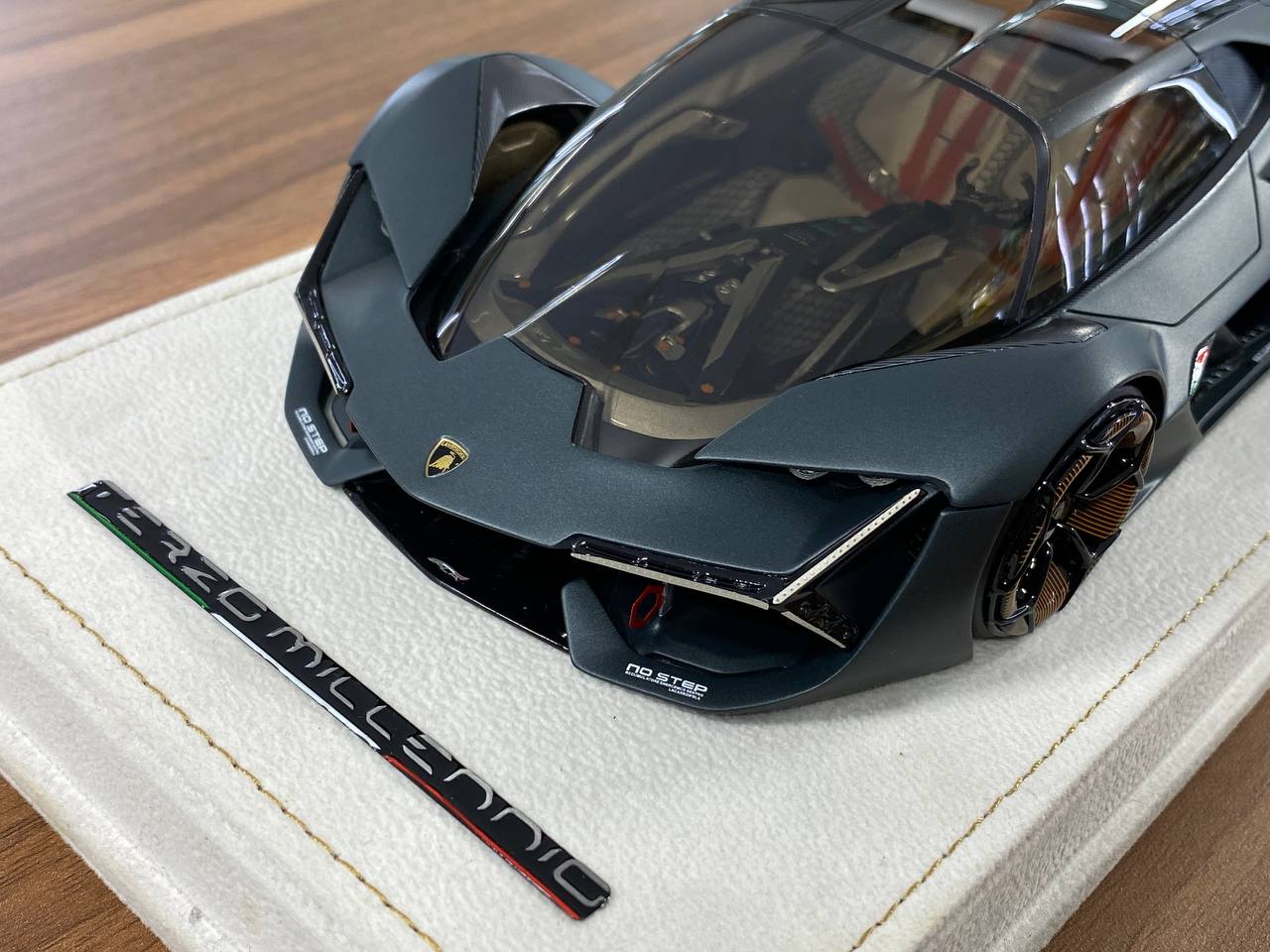 1/18 Resin Lamborghini Terzo Millennio Matt Grey – MR Collection Limited Edition