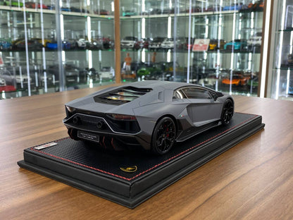 1/18 Resin MR Collection Models Lamborghini Aventador ULTIMATE Grigio Acheso