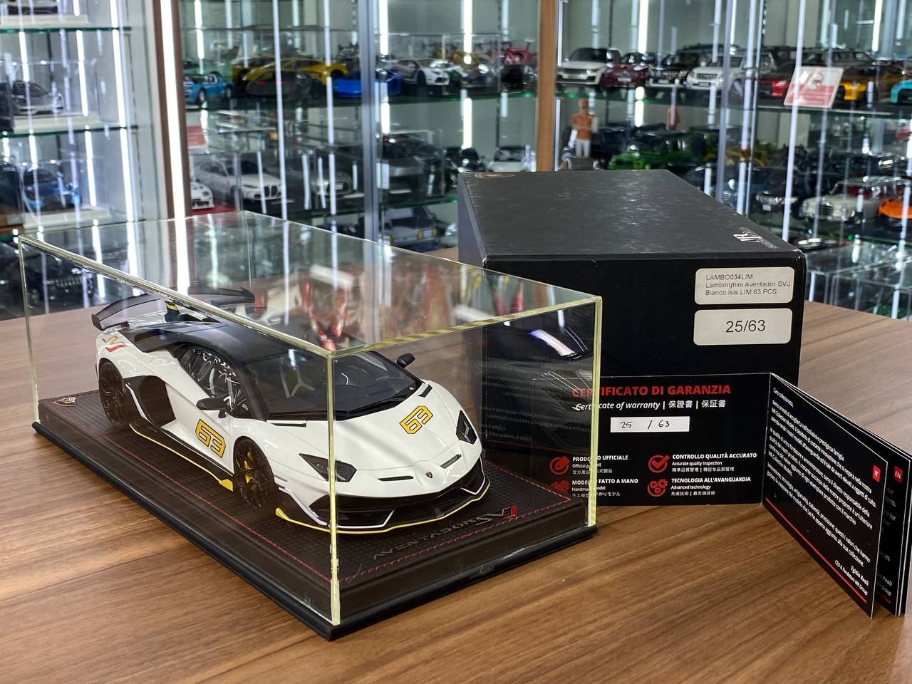 1/18 Resin Lamborghini Aventador Roadster SVJ #63 Bianco Isis – MR Collection Limited 63 pcs