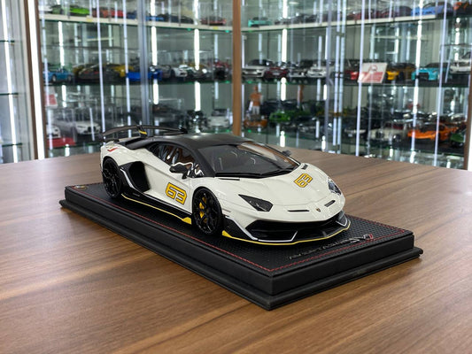 1/18 Resin Lamborghini Aventador Roadster SVJ #63 Bianco Isis – MR Collection Limited 63 pcs