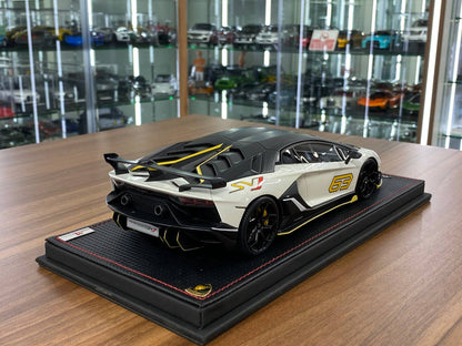 1/18 Resin Lamborghini Aventador Roadster SVJ #63 Bianco Isis – MR Collection Limited 63 pcs