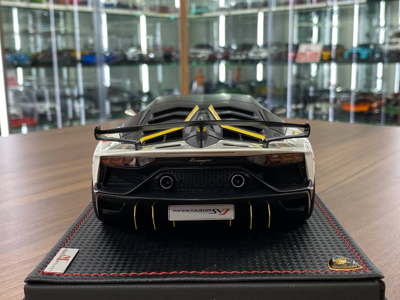 1/18 Resin Lamborghini Aventador Roadster SVJ #63 Bianco Isis – MR Collection Limited 63 pcs