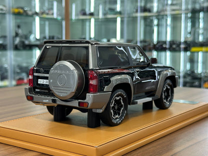 Nissan Patrol Y61 Super Safari 1-Door – ARES Model (Black, 1:18 Resin, Limited 50 pcs)