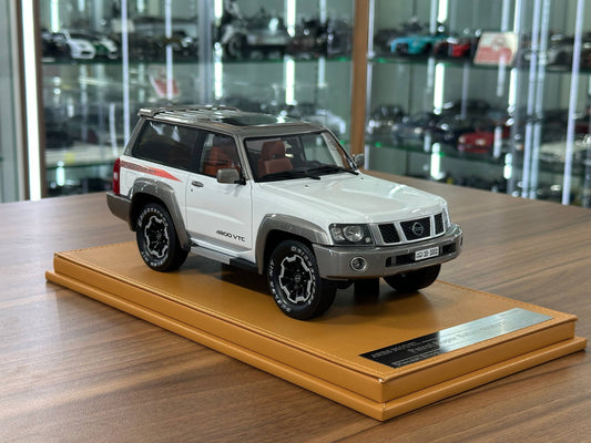Nissan Patrol Y61 Super Safari 1-Door – ARES Model (White, 1:18 Resin, Limited 50 pcs)
