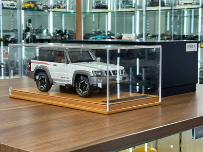 Nissan Patrol Y61 Super Safari 1-Door – ARES Model (White, 1:18 Resin, Limited 50 pcs)
