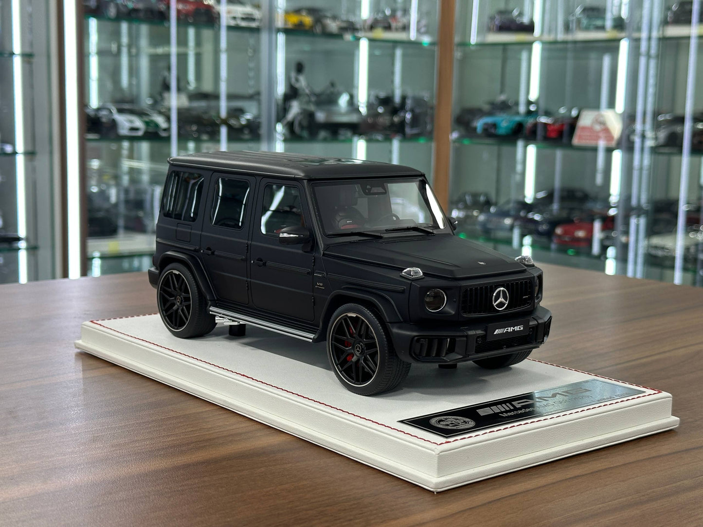 1/18 Resin Mercedes-Benz AMG G63 (2025) – SE Models (Night Black Magno Matte, Limited 10 pcs)
