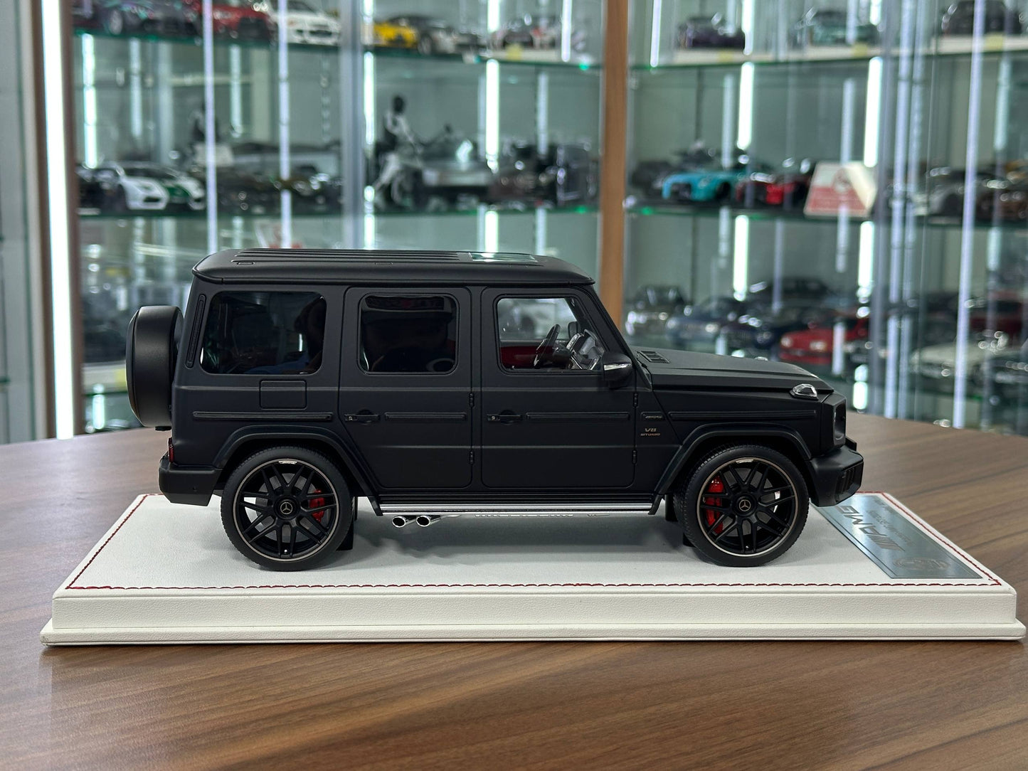1/18 Resin Mercedes-Benz AMG G63 (2025) – SE Models (Night Black Magno Matte, Limited 10 pcs)