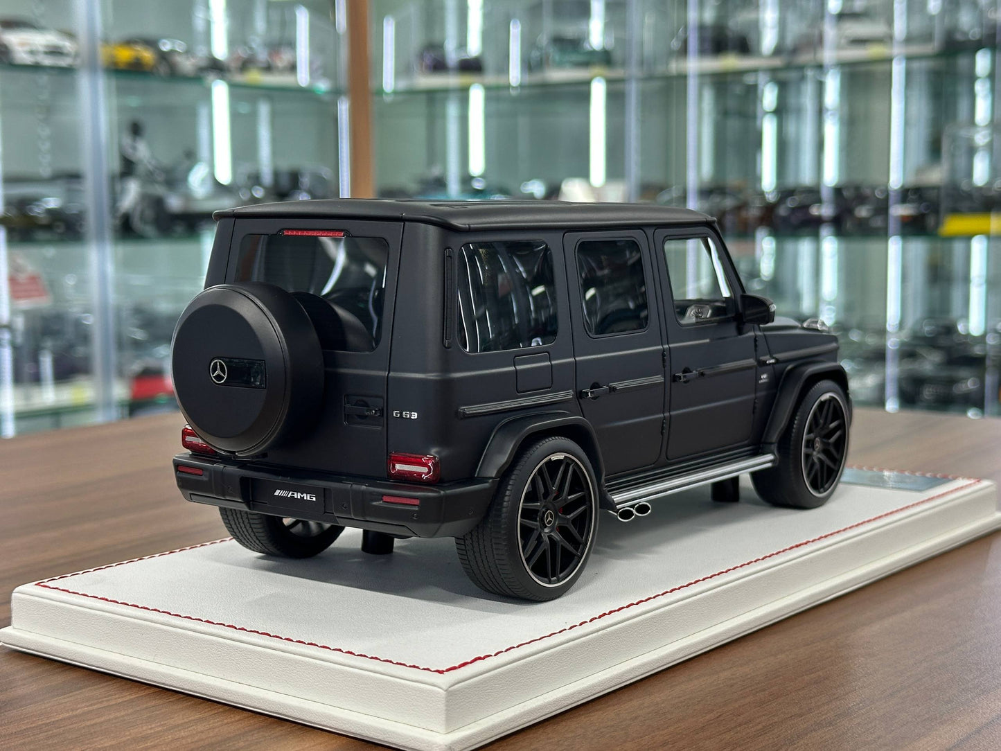 1/18 Resin Mercedes-Benz AMG G63 (2025) – SE Models (Night Black Magno Matte, Limited 10 pcs)