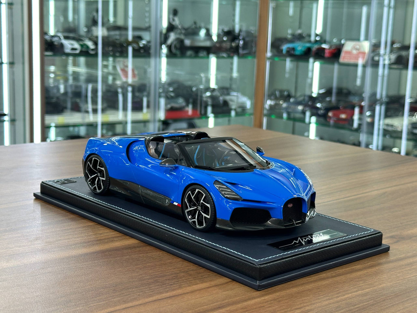 1/18 Resin Bugatti W16 Mistral – MR Collection (Blue, Limited 249 pcs)