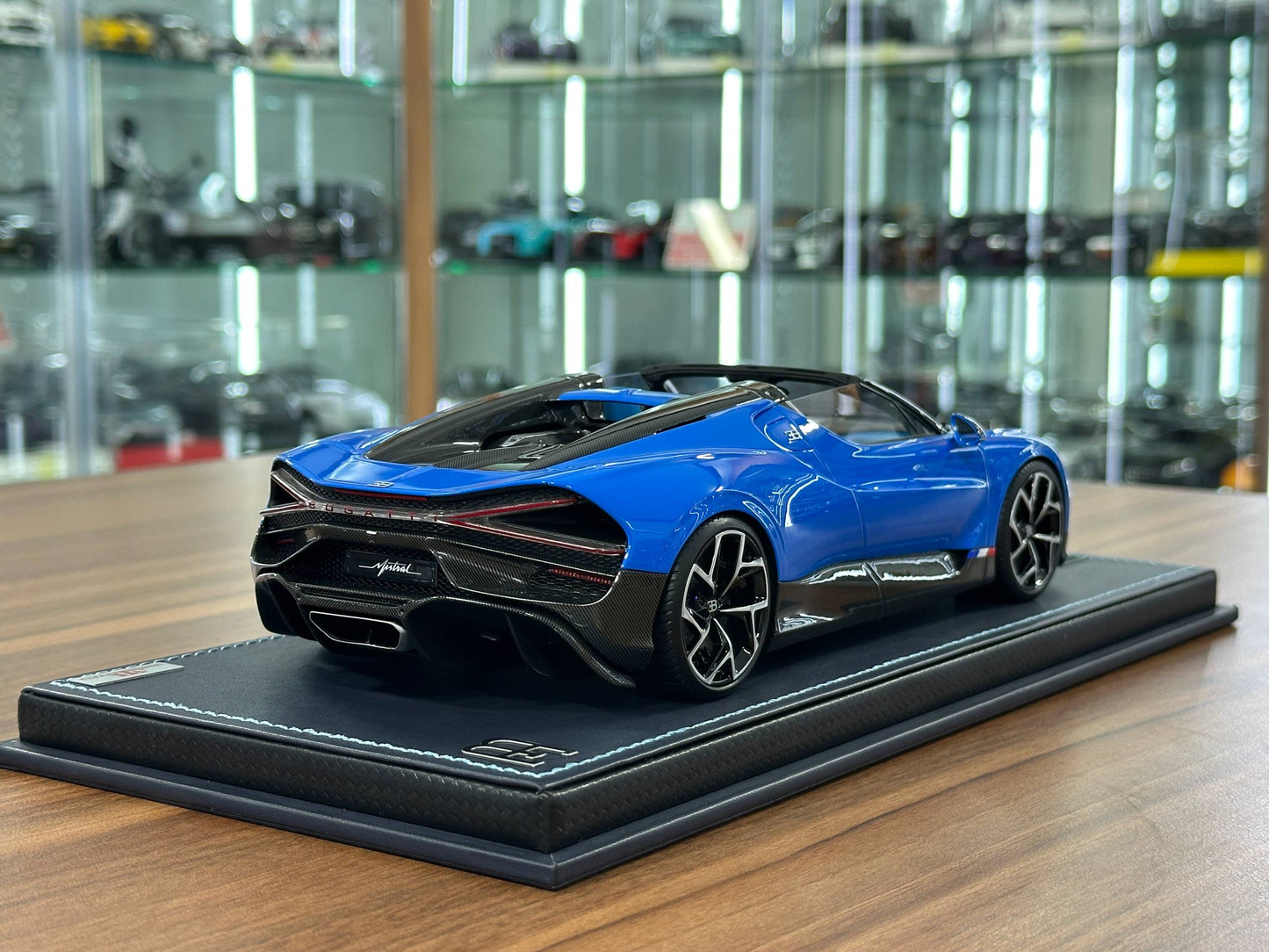 1/18 Resin Bugatti W16 Mistral – MR Collection (Blue, Limited 249 pcs)