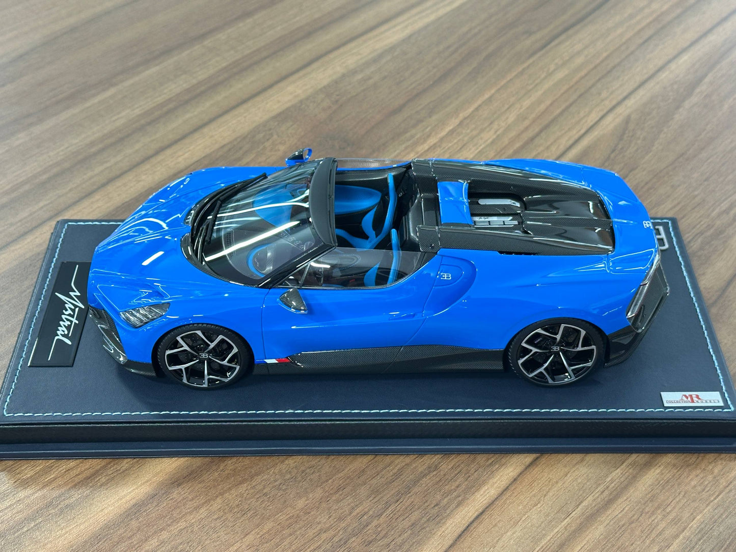 1/18 Resin Bugatti W16 Mistral – MR Collection (Blue, Limited 249 pcs)