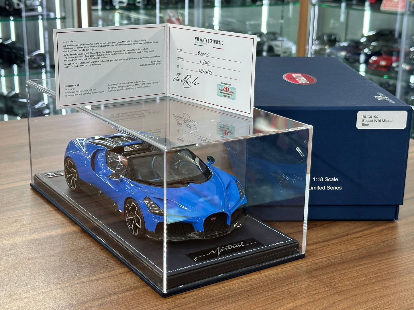 1/18 Resin Bugatti W16 Mistral – MR Collection (Blue, Limited 249 pcs)