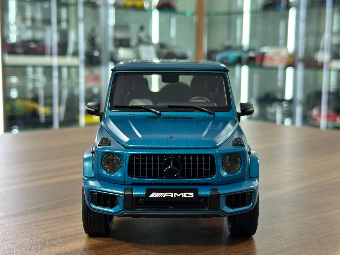 1/18 Diecast Mercedes-Benz AMG G63 (2025) | NZG Dealer Edition
