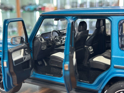 1/18 Diecast Mercedes-Benz AMG G63 (2025) | NZG Dealer Edition
