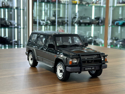 1/18 Nissan Patrol GR Y60 Black model car by OTTO