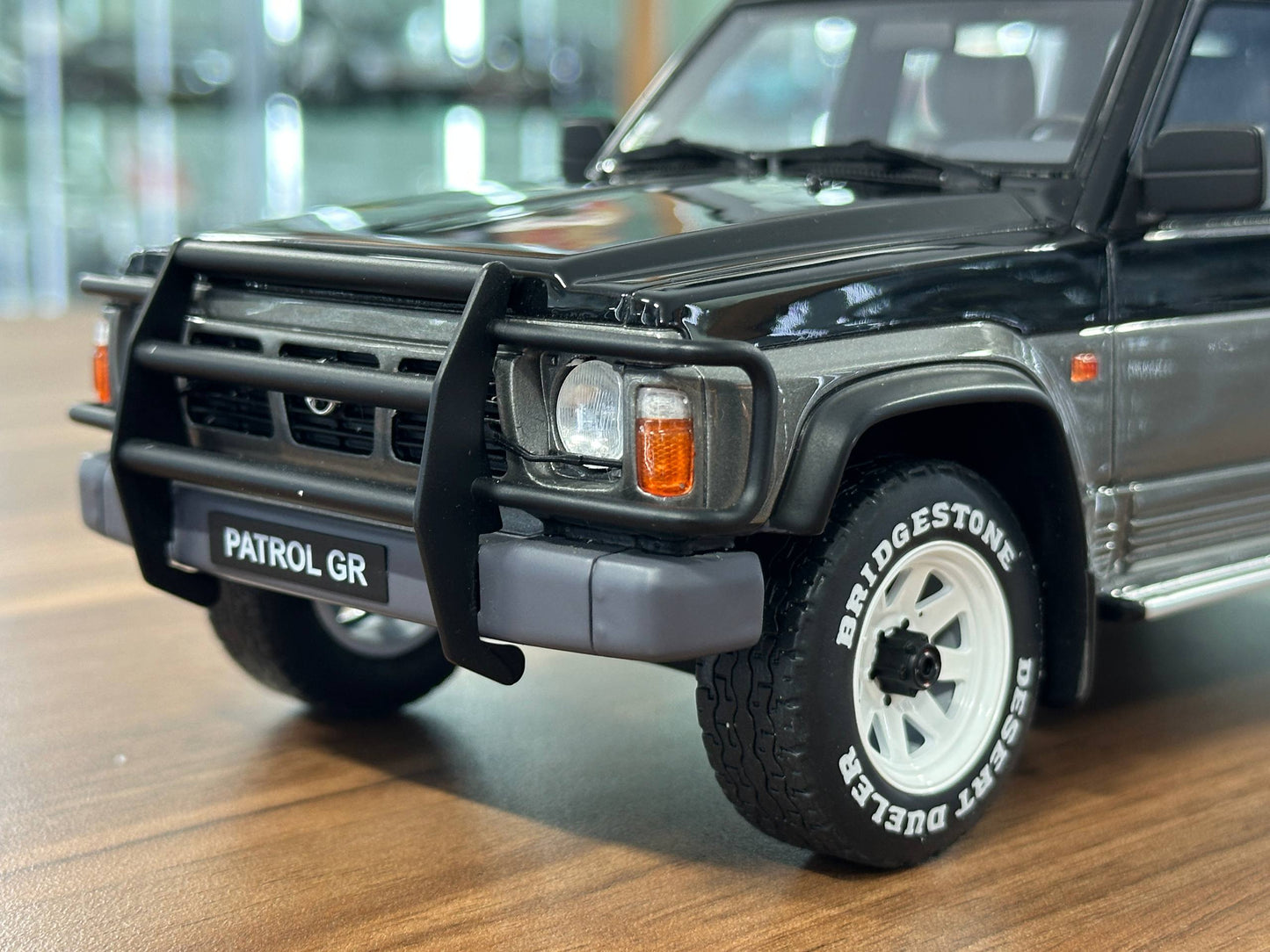 1/18 Nissan Patrol GR Y60 Black model car by OTTO