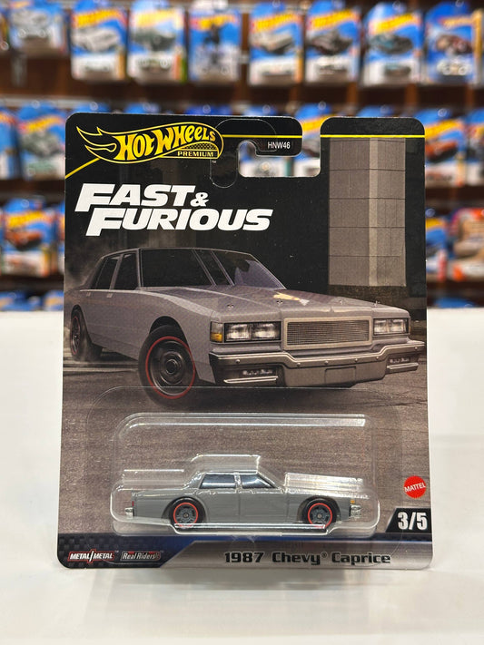 1/64 HotWheels 1987 Chevy Caprice Silver