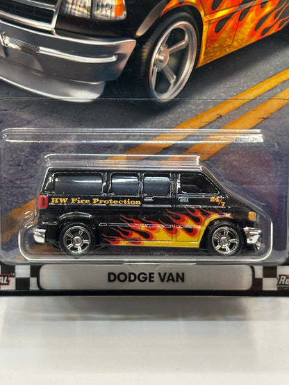 1/64 Diecast HotWheels Boulevard Dodge Van