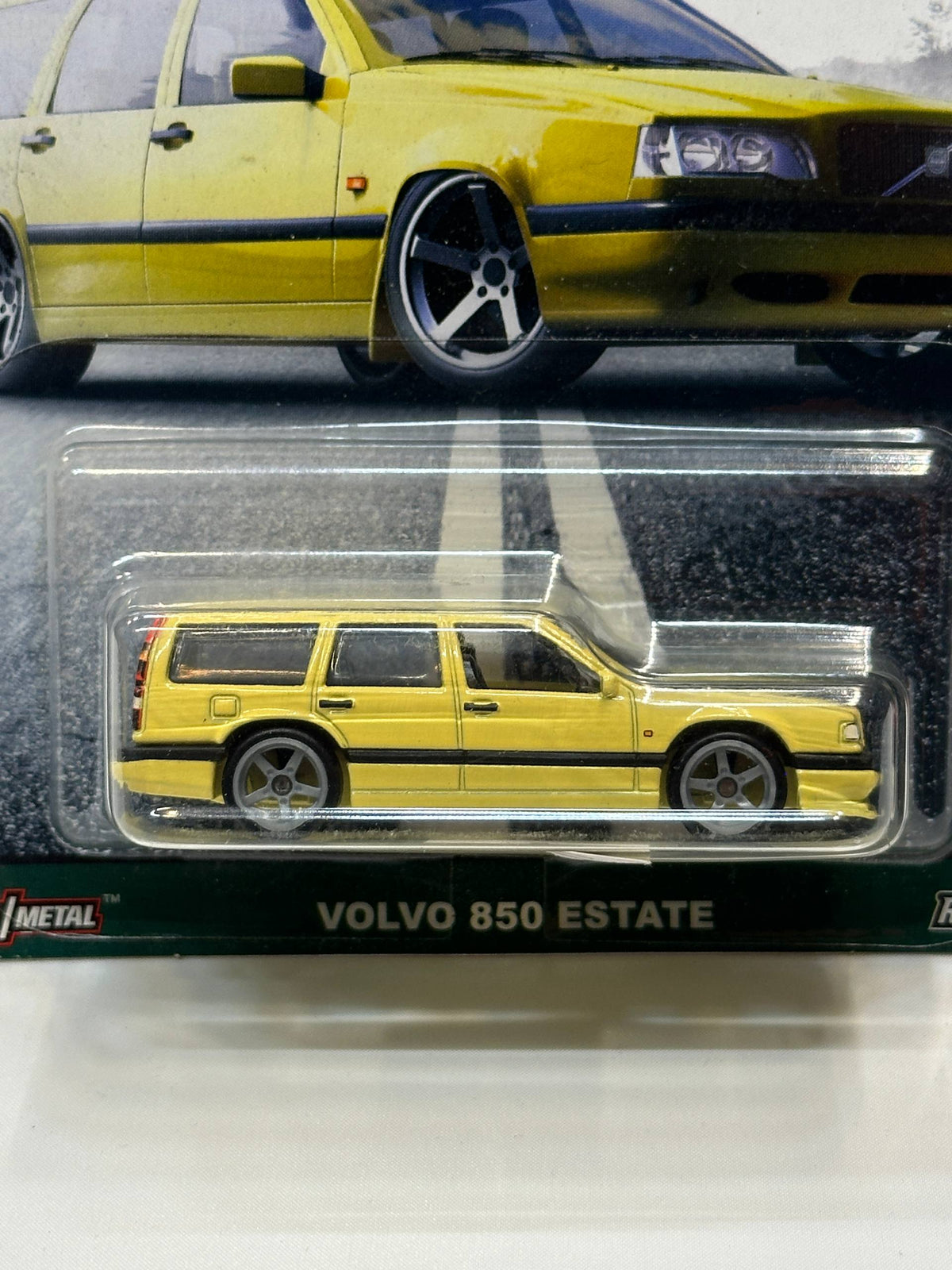 1/64 Diecast HotWheels Volvo 850 Estate