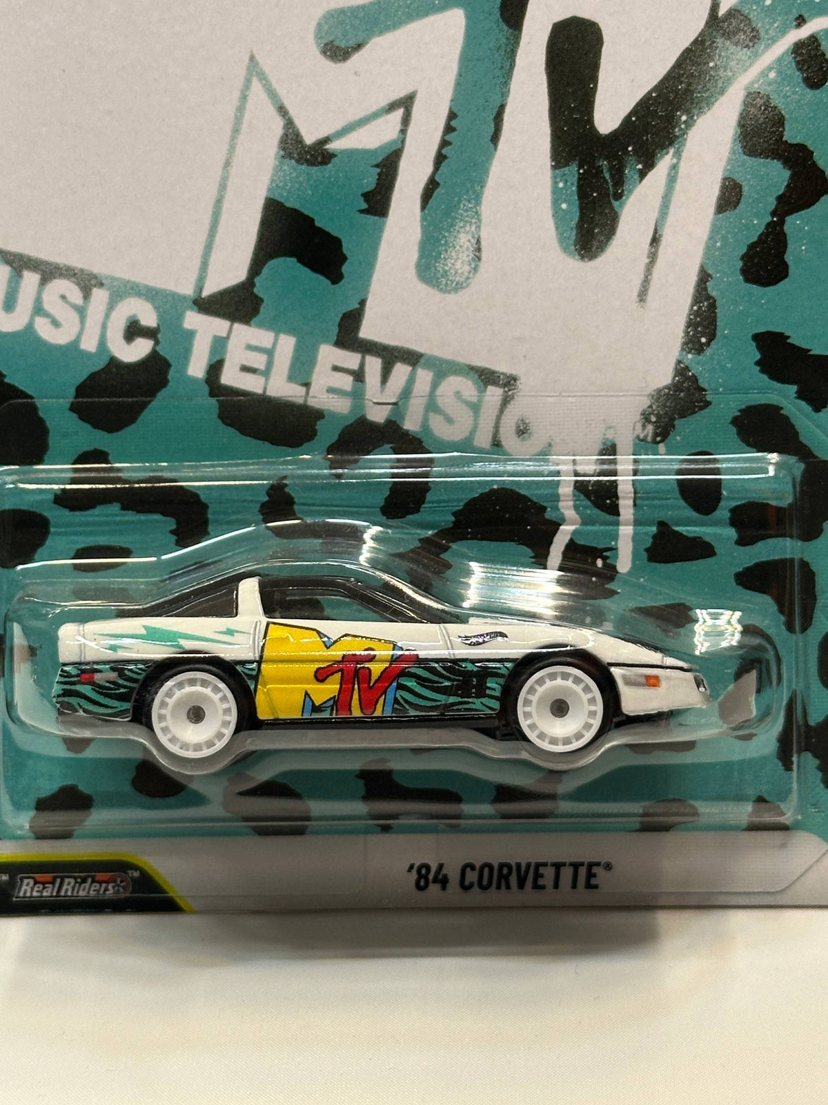 1/64 Diecast HotWheels 84 Corvette