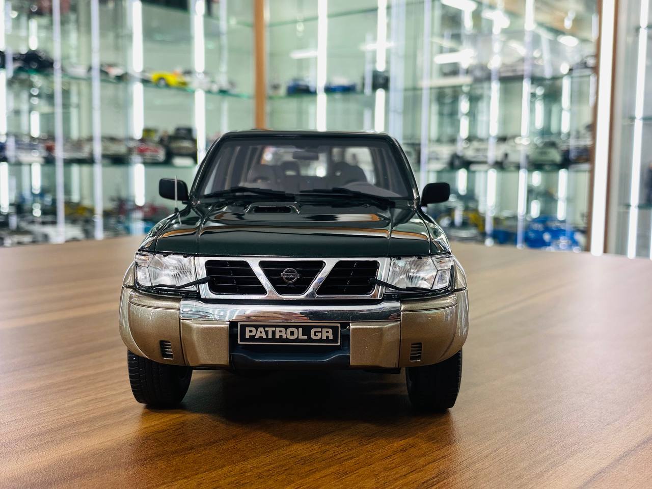 OTTOMOBILE 1/18 NISSAN PATROL GR Y61 1998 GREEN ART. OT433 OTTOMOBILE 1/18 NISSAN PATROL GR Y61 1998 GREEN ART. OT433