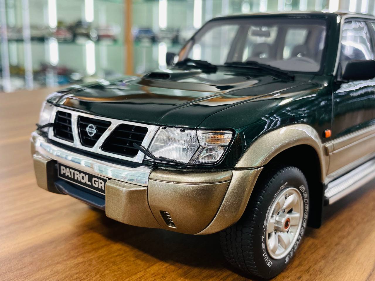 1/18 Resin Model: Nissan PATROL GR Y61 by Otto Mobile Scale Model Car